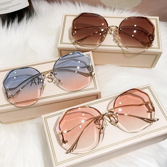 Gradient Ins Sunglasses for Women ~ Fashionable Outdoor Eyewear for Holiday Leisure and Beach Style